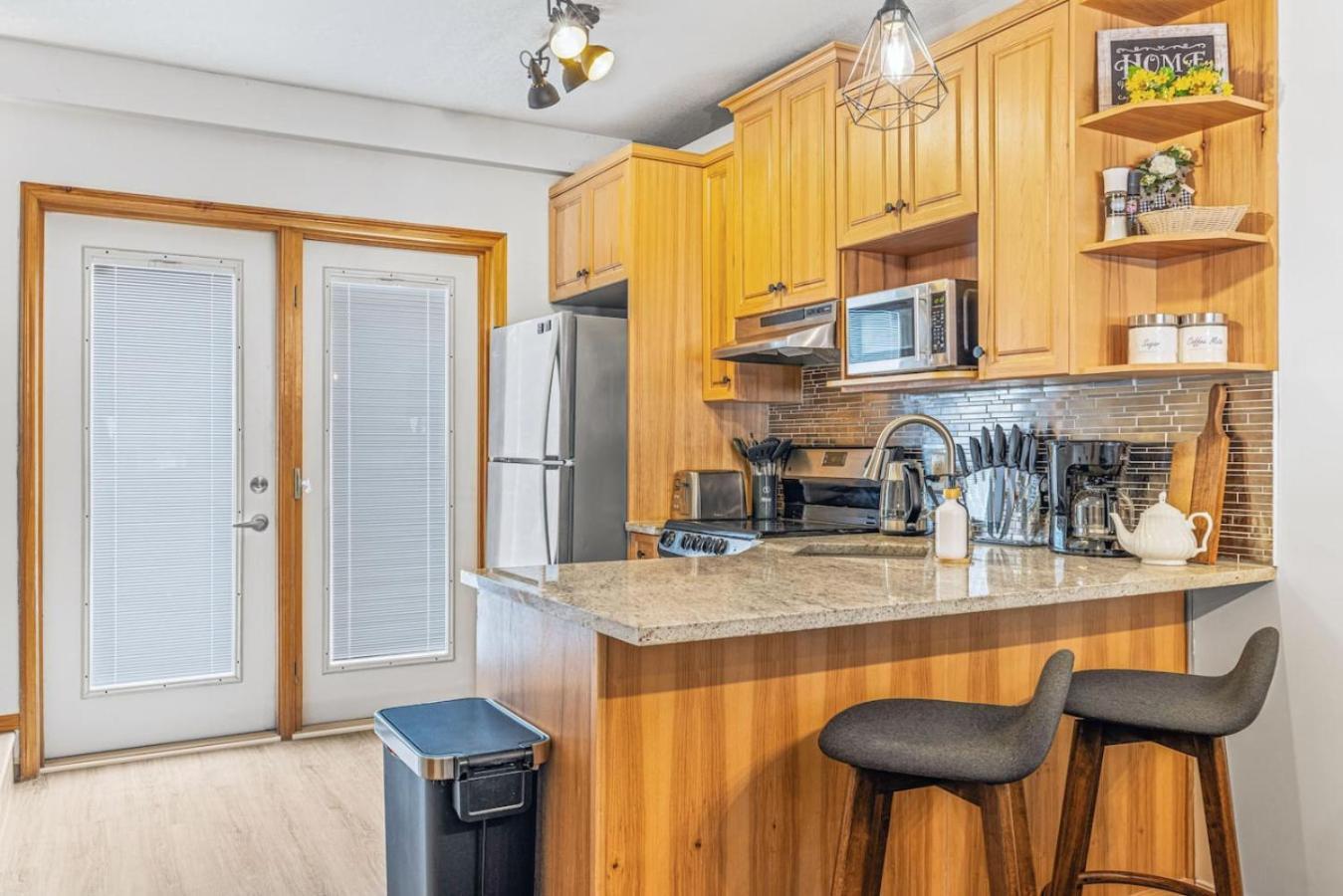 Holiday home Scenic 2br Haven With Mtn Views Near Dt Banff Canmore