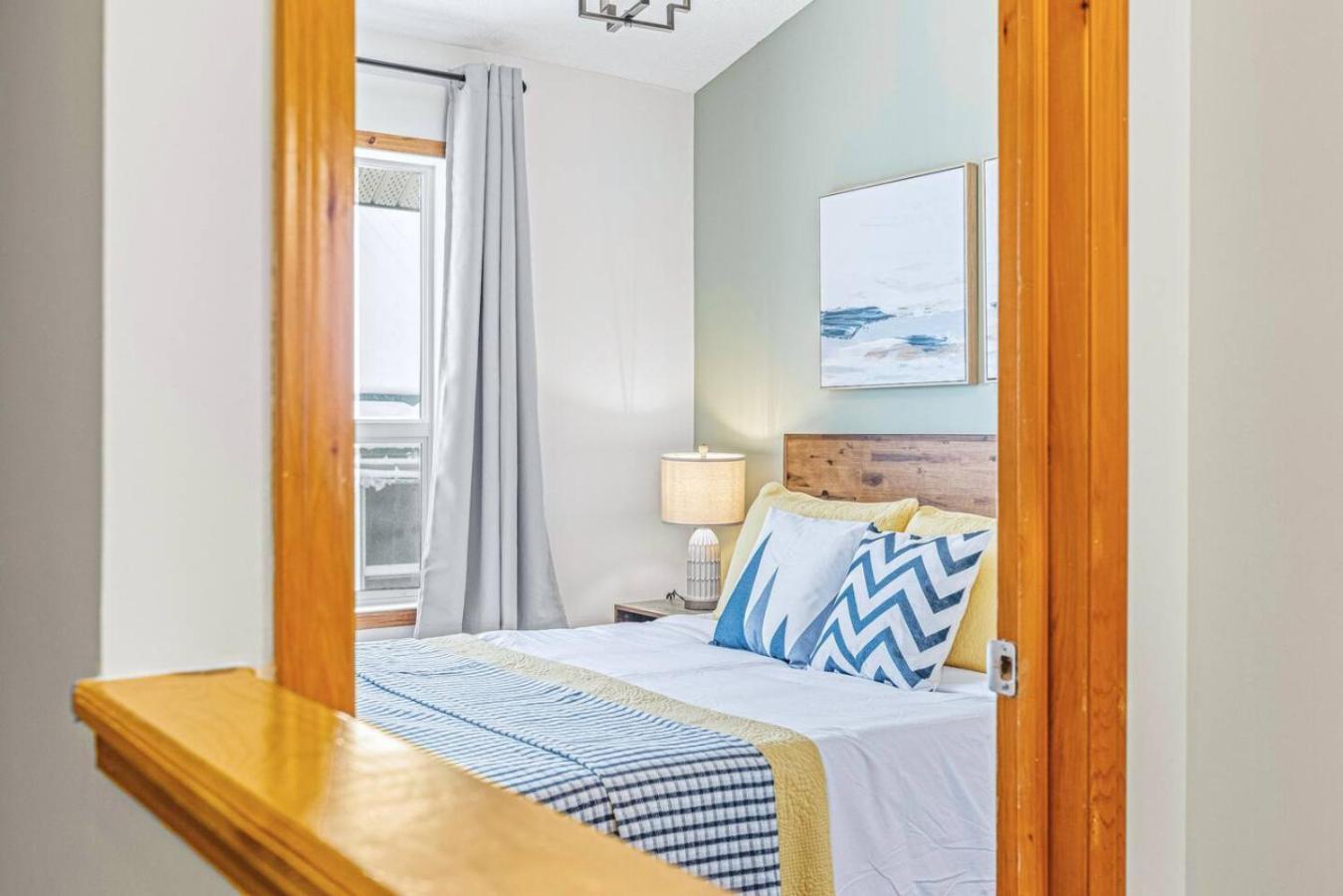 Scenic 2br Haven With Mtn Views Near Dt Banff *