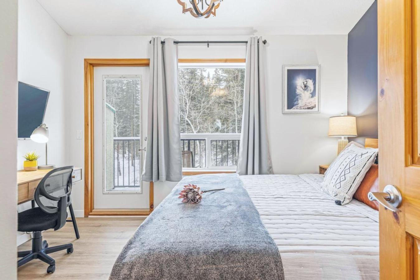 Scenic 2br Haven With Mtn Views Near Dt Banff * Canmore