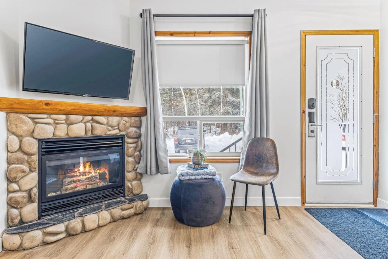 Scenic 2br Haven With Mtn Views Near Dt Banff