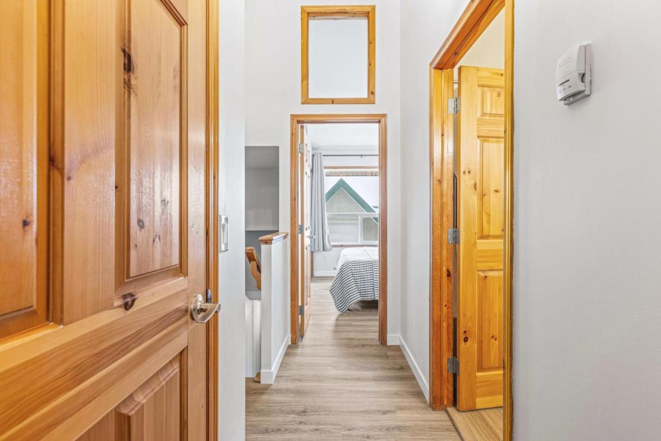 Holiday home Scenic 2br Haven With Mtn Views Near Dt Banff