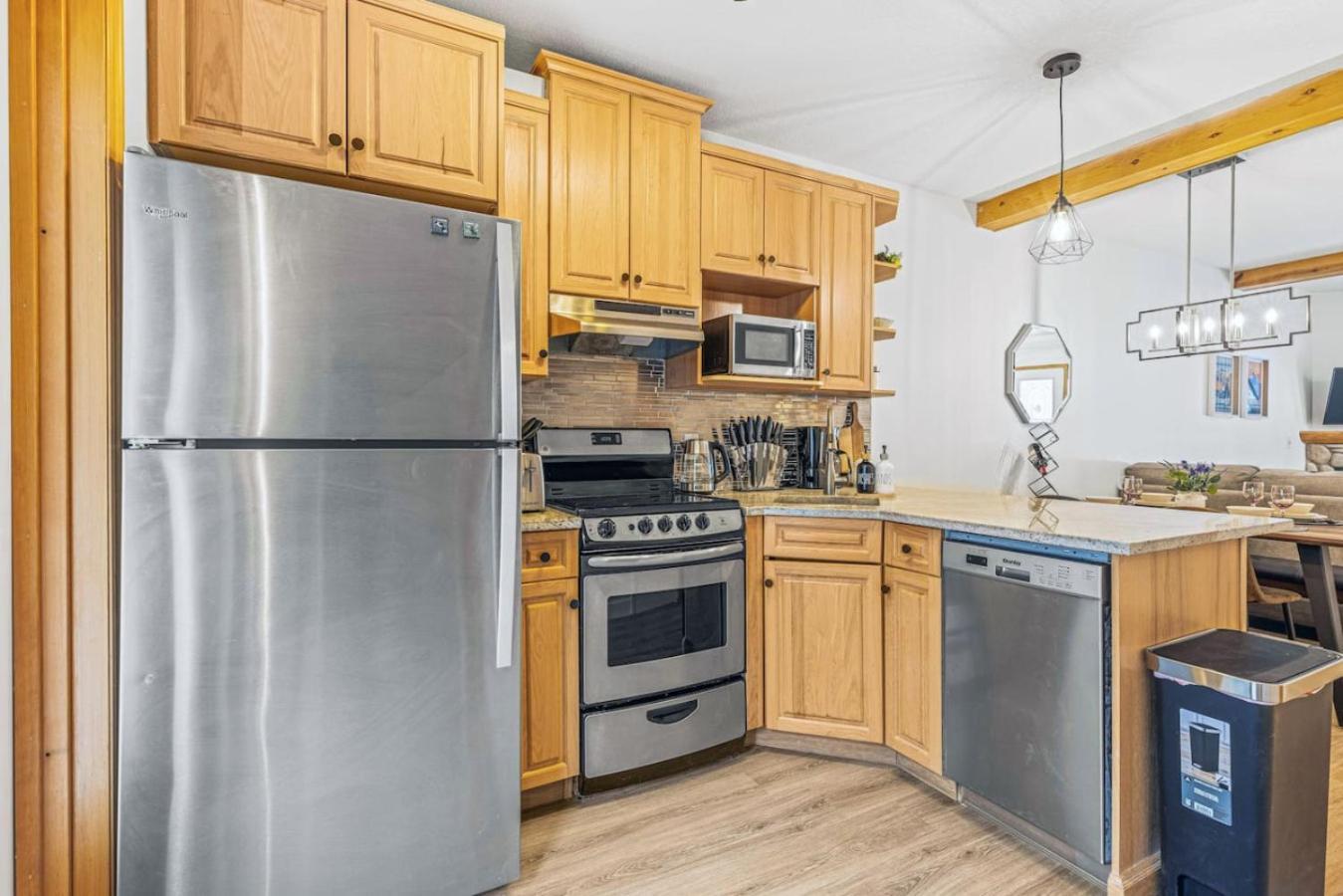 Scenic 2br Haven With Mtn Views Near Dt Banff Holiday home Canmore
