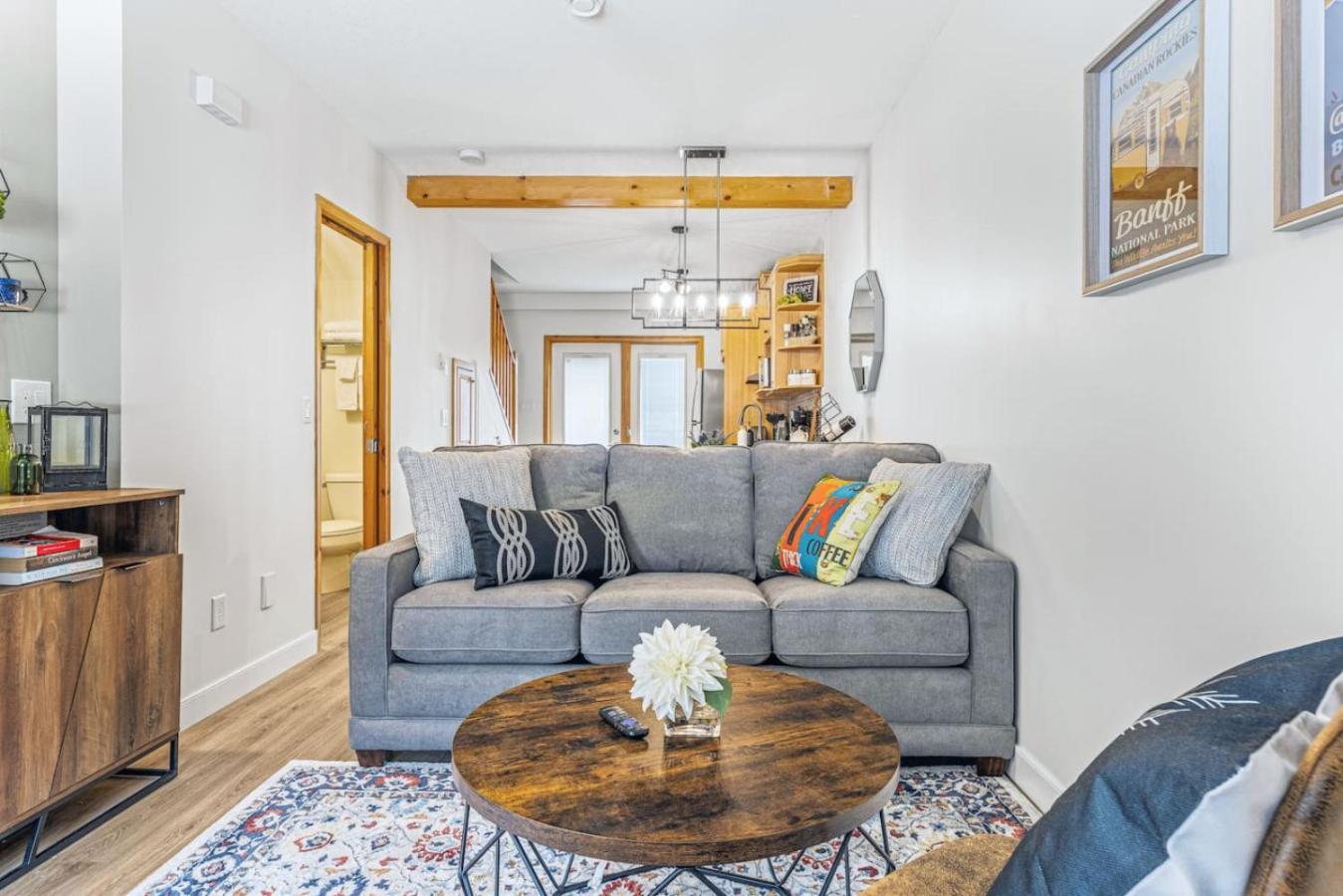 Scenic 2br Haven With Mtn Views Near Dt Banff Holiday home *
