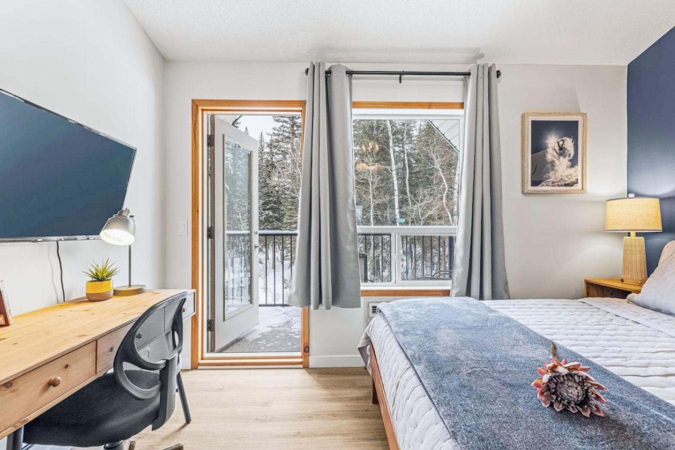 Scenic 2br Haven With Mtn Views Near Dt Banff *